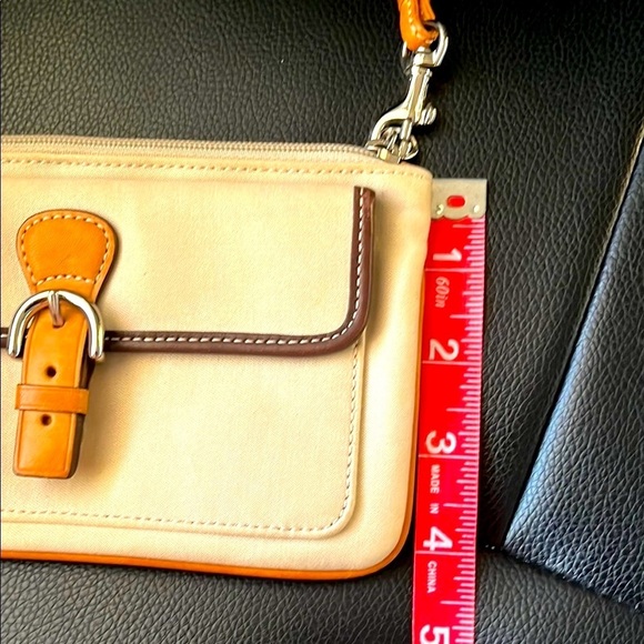 Coach Cream and Orange Wristlet Clutch - Picture 4 of 9